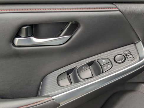 New 2025 Nissan Sentra SR image 12