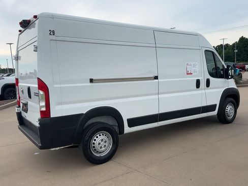 Used 2025 RAM ProMaster 2500 w/ Convenience Group FWD image 9