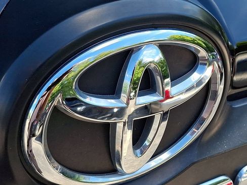 Used 2020 Toyota 4Runner TRD Off-Road AWD/4WD image 29