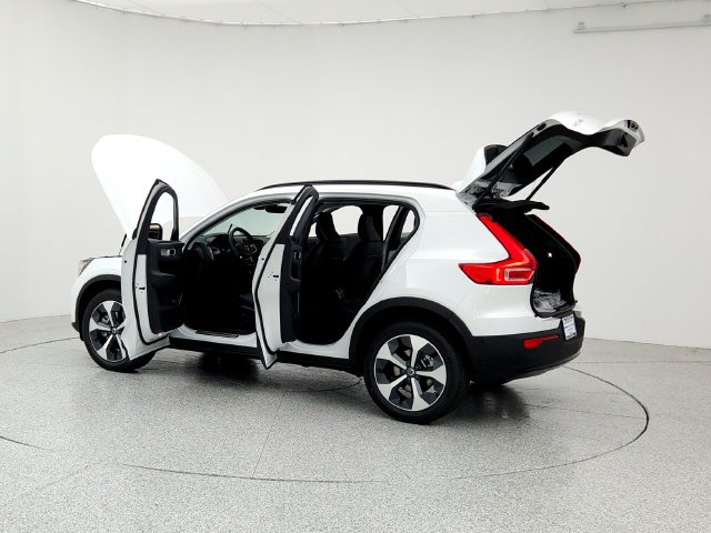 New 2026 Volvo XC40 B5 Plus w/ Protection Package Premier AWD/4WD image 12
