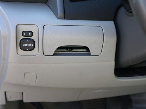 Used 2009 Toyota Camry XLE FWD image 12