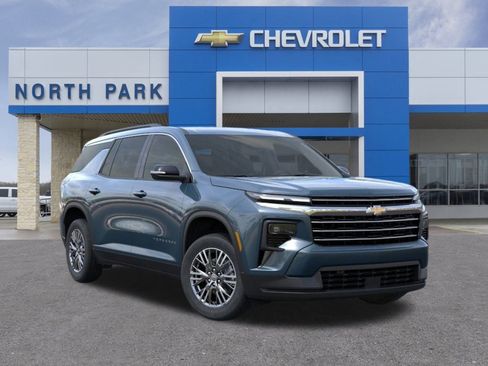 New 2026 Chevrolet Traverse LT image 1