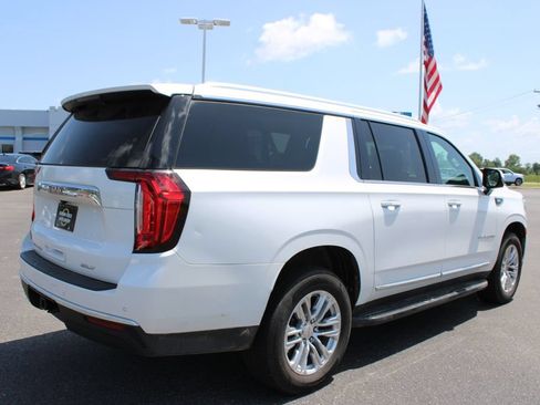 Used 2022 GMC Yukon XL SLT w/ SLT Premium Package RWD image 9