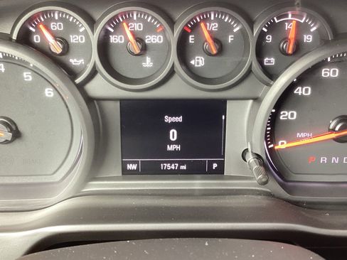 Used 2024 Chevrolet Silverado 1500 Custom image 3