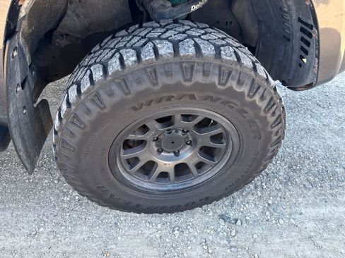 Used 2020 Toyota 4Runner 4WD image 5