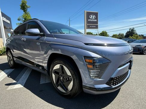 Certified 2025 Hyundai Kona Limited FWD image 7