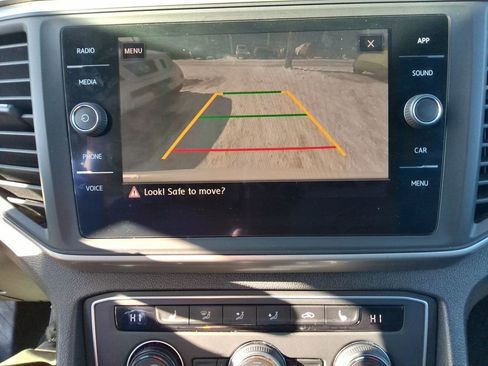 Used 2020 Volkswagen Atlas Cross Sport SE image 16