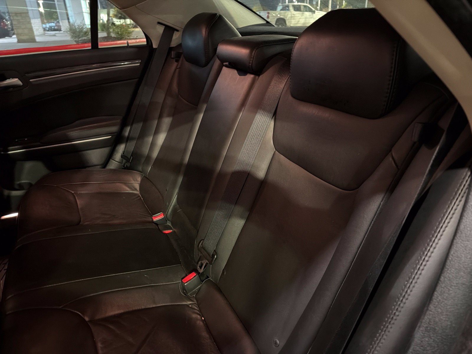 Used 2018 Chrysler 300 Touring L RWD image 9