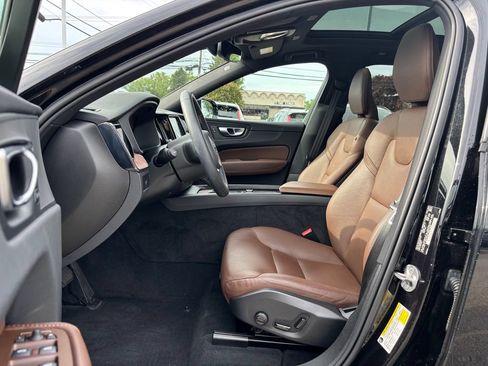 Certified 2024 Volvo XC60 B5 Plus w/ Protection Package Premier AWD/4WD image 19