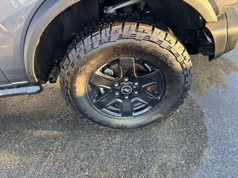 Used 2024 Ford Bronco Black Diamond image 11