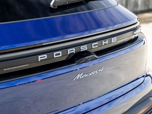 Certified 2025 Porsche Macan 4 Electric AWD/4WD image 19