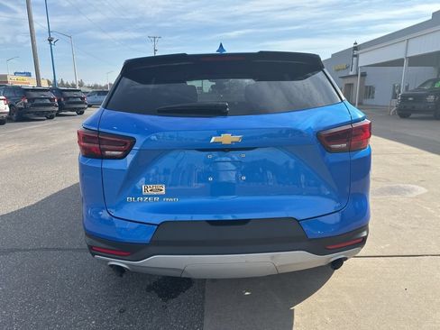 Used 2025 Chevrolet Blazer LT AWD/4WD image 3
