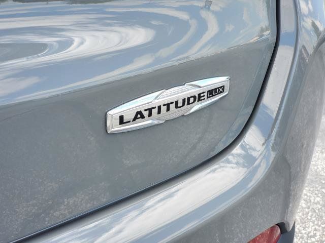Used 2023 Jeep Compass Latitude w/ Sun and Sound Group AWD/4WD image 33