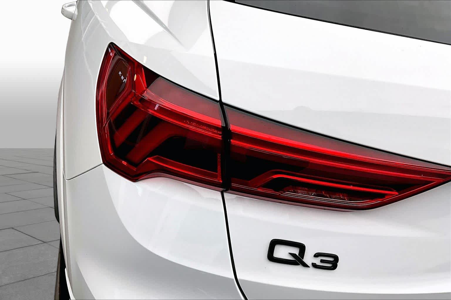 Certified 2024 Audi Q3 2.0T Premium Plus w/ Premium Plus Package AWD/4WD image 28