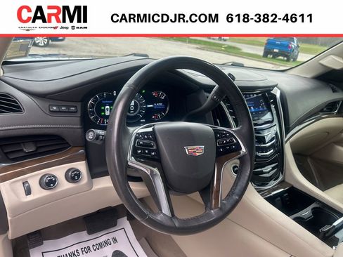 Used 2020 Cadillac Escalade Luxury image 10