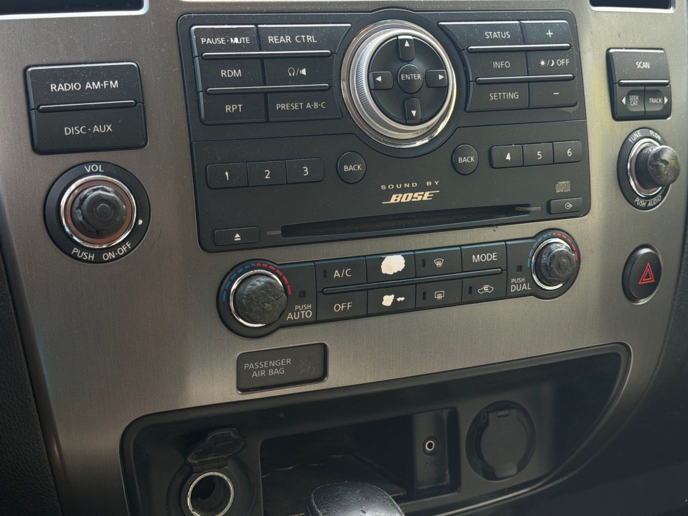 Used 2010 Nissan Armada Titanium w/ DVD Entertainment Pkg RWD image 16