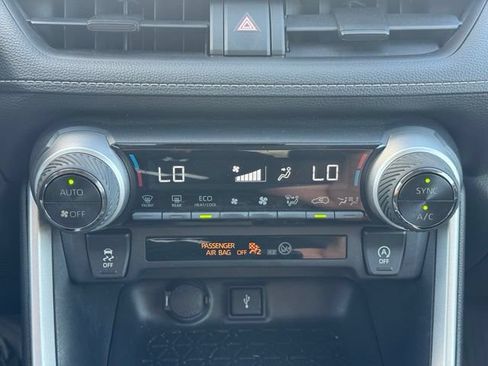 Used 2021 Toyota RAV4 XLE FWD image 26
