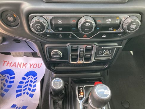 Used 2023 Jeep Gladiator Sport image 23