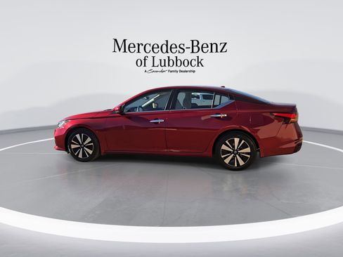 Used 2022 Nissan Altima 2.5 SV w/ SV Premium Package image 6