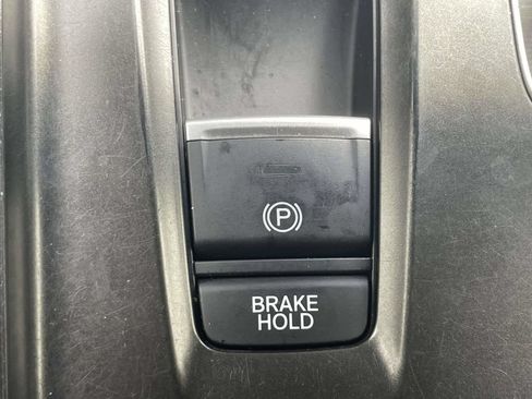 Used 2018 Honda Accord LX image 32