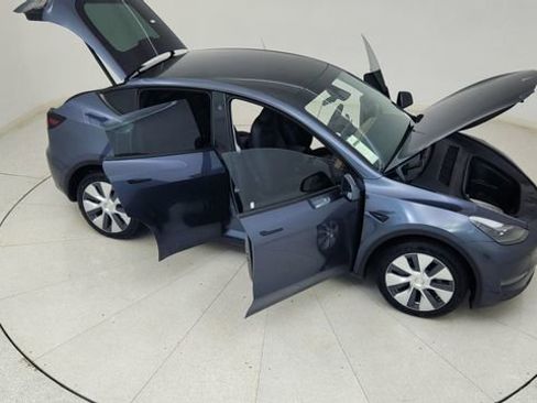 Used 2023 Tesla Model Y Long Range image 78