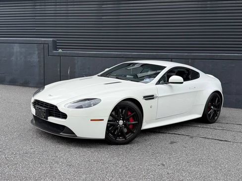 Used 2015 Aston Martin V8 Vantage GT RWD image 6