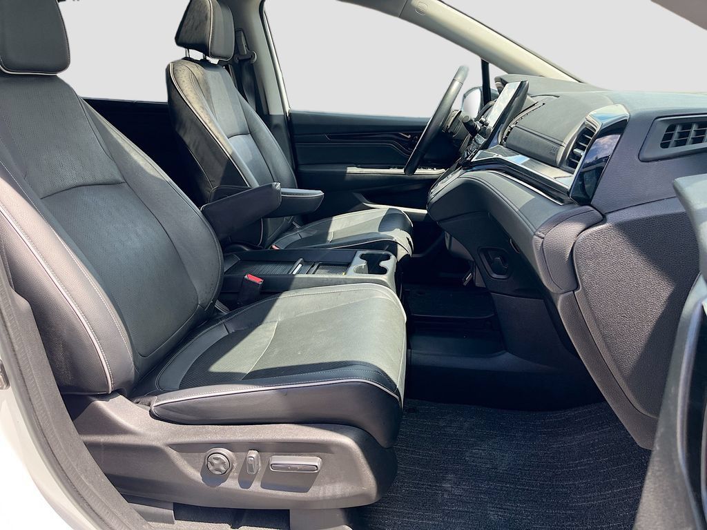 Used 2023 Honda Odyssey Elite image 32