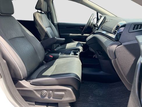 Used 2023 Honda Odyssey Elite image 32