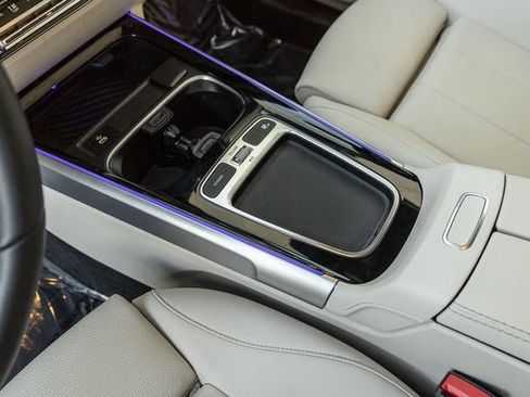 Used 2025 Mercedes-Benz GLB 250 image 10