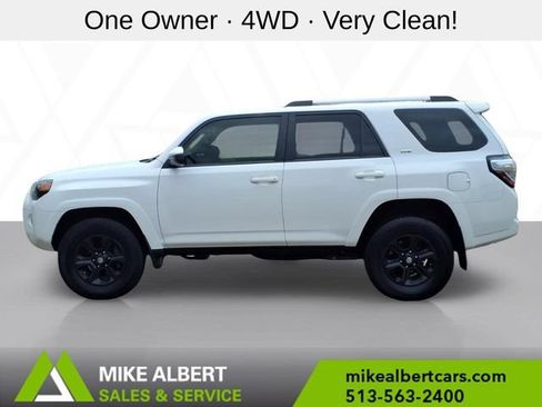 Used 2020 Toyota 4Runner SR5 AWD/4WD image 4