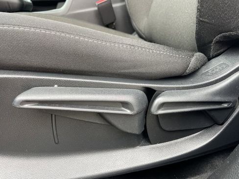 Used 2025 Honda CR-V LX image 24