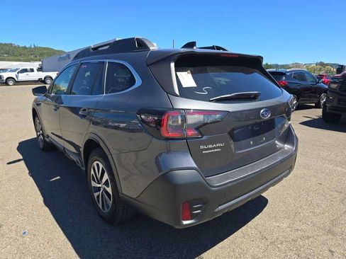 Used 2022 Subaru Outback Premium AWD/4WD image 2