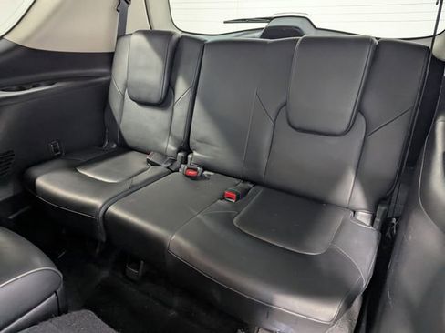 Used 2024 INFINITI QX80 Luxe image 9