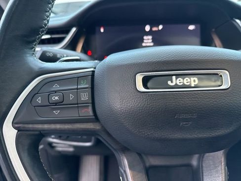 Certified 2022 Jeep Grand Cherokee Limited image 37