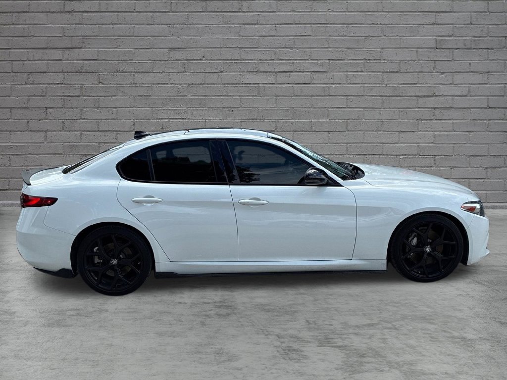 Used 2021 Alfa Romeo Giulia Ti w/ Nero Edizione RWD image 4