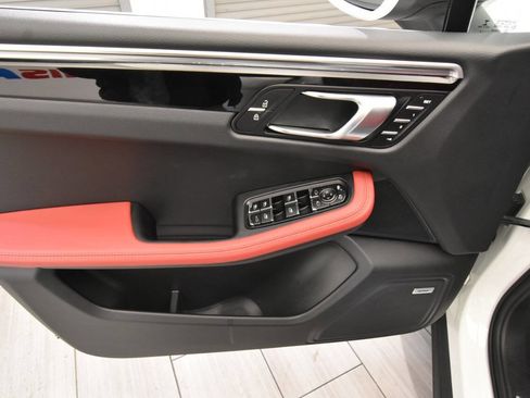 Used 2020 Porsche Macan S image 13