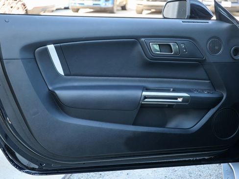 Used 2021 Ford Mustang Shelby GT500 w/ Technology Package image 29