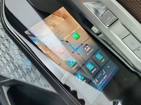 Used 2023 BMW i7 xDrive60 image 29