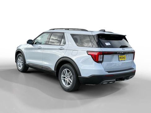 New 2026 Ford Explorer Active w/ Active Comfort Package image 3