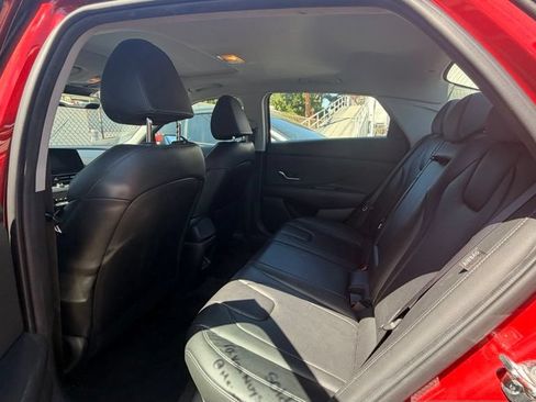 Used 2024 Hyundai Elantra Limited FWD image 7