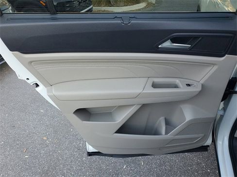 Used 2022 Volkswagen Atlas SE image 9