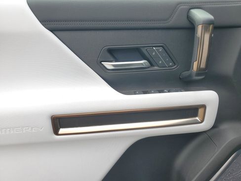 New 2025 GMC Hummer EV 2X image 19