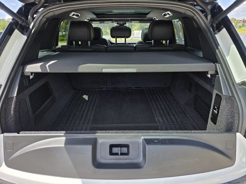 Certified 2023 Land Rover Range Rover SE AWD/4WD image 17