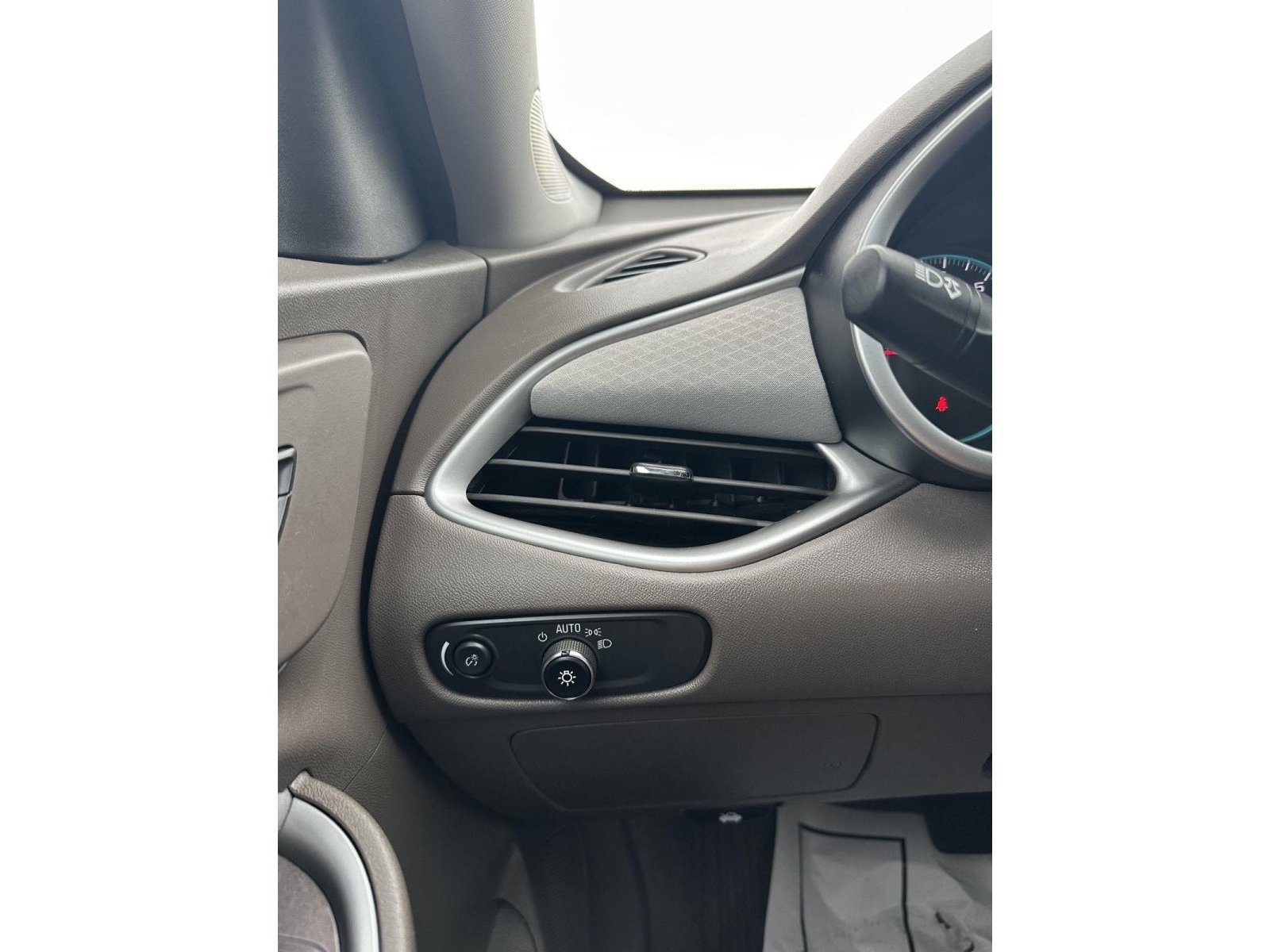 Used 2024 Chevrolet Malibu LS FWD image 30