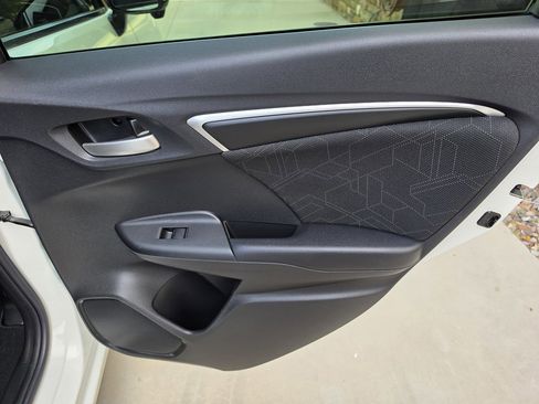 Used 2016 Honda Fit EX image 31