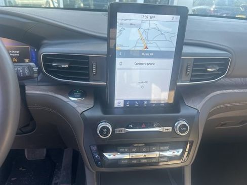 Used 2020 Ford Explorer Platinum w/ Premium Technology Package AWD/4WD image 6