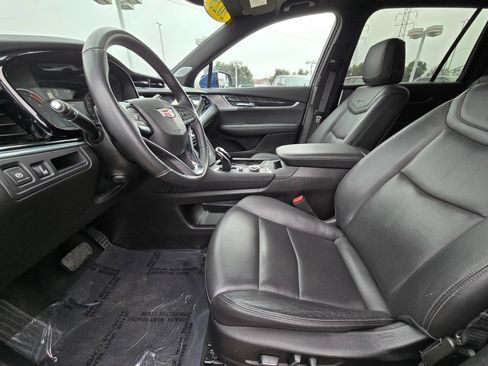 Used 2025 Cadillac XT6 Premium Luxury AWD/4WD image 15