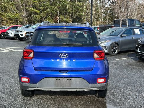 Used 2023 Hyundai Venue SEL image 9
