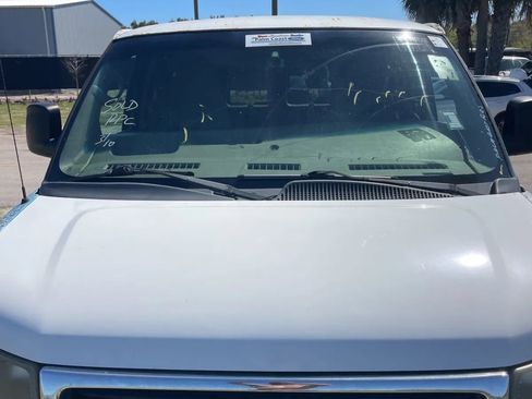Used 2010 GMC Savana 3500 LT w/ LT Preferred Equipment Group RWD image 15
