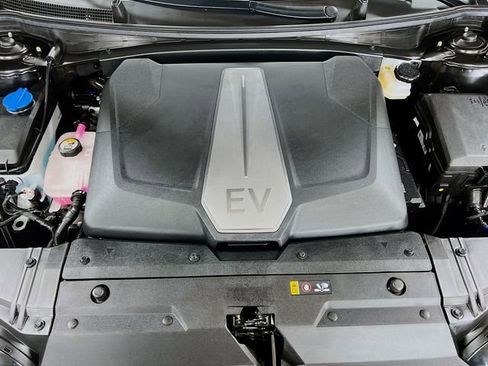 Certified 2024 Kia EV6 Light image 29